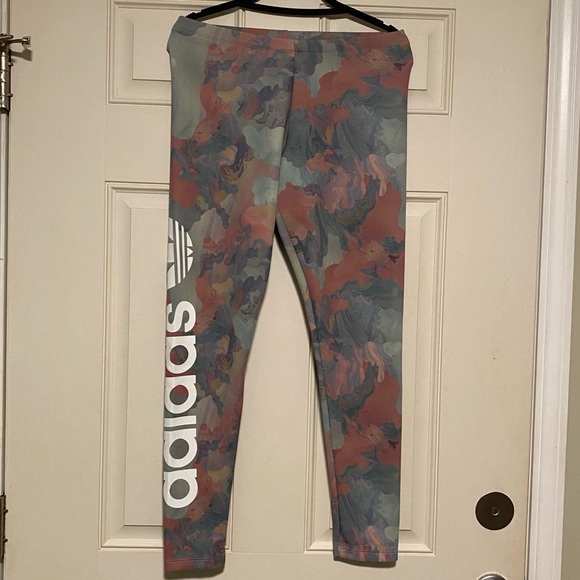 Adidas Trefoil Watercolor Leggings Size Medium - Picture 2 of 5